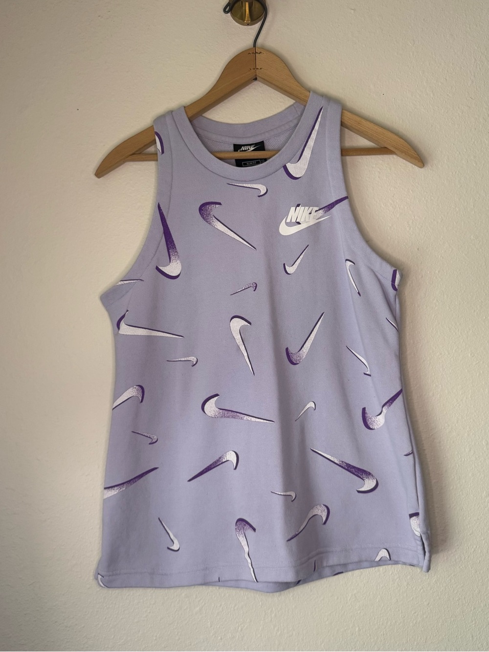 Nike Slim Fit Purple Swoosh Print Sleeveless Tank Top size M